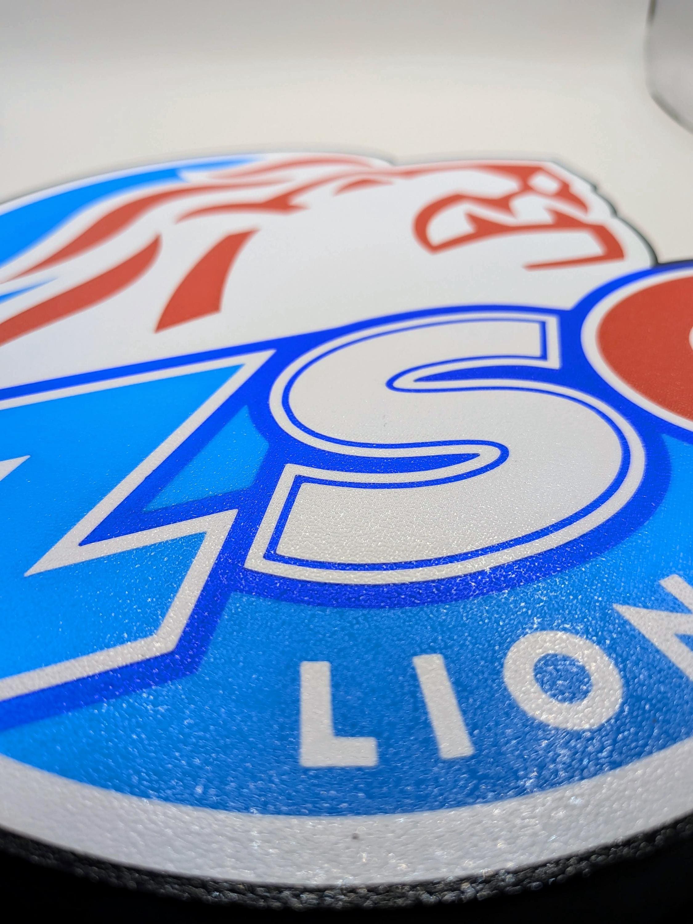 Lampada LED lightbox hockey ZSC Lions, logo e scritta "LIONS" in blu